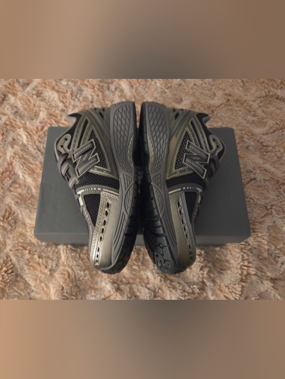 New Balance - Picture 3 of 8
